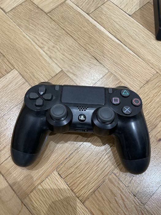 Playstation 4 PRO/PS4 PRO - 1TB с два джойстика