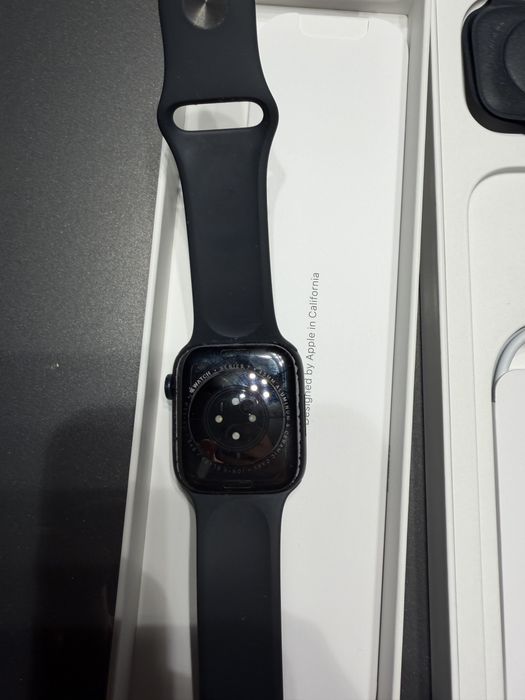 Apple Watch Series 7 (45mm) – алуминиев корпус, батерия 71%, с кутия