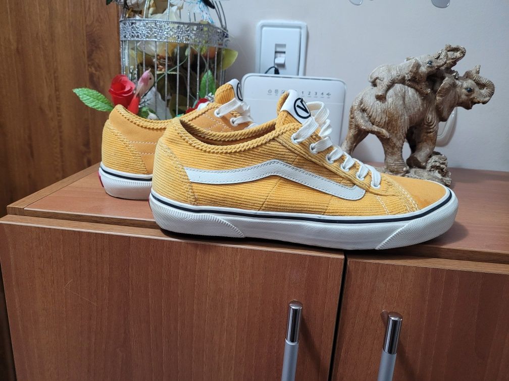 Мъжки маратонки голям номер  50 номер и кецове на vans