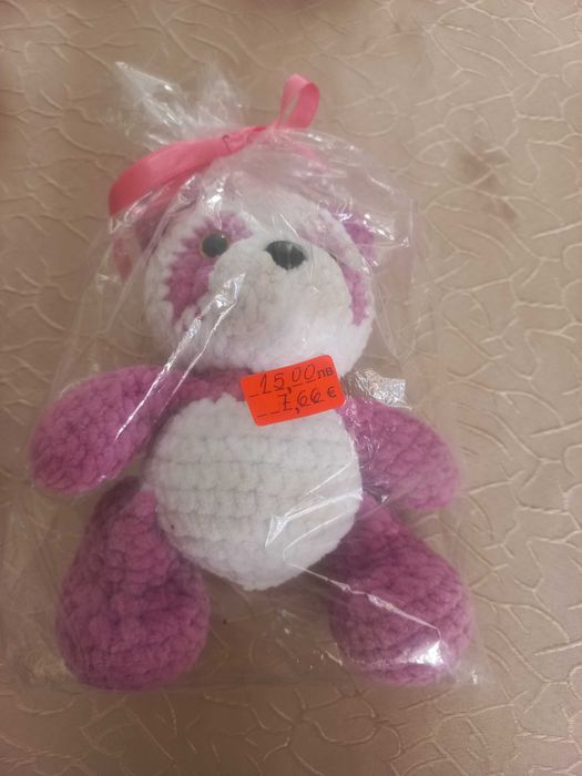 Ръчно плетена играчка