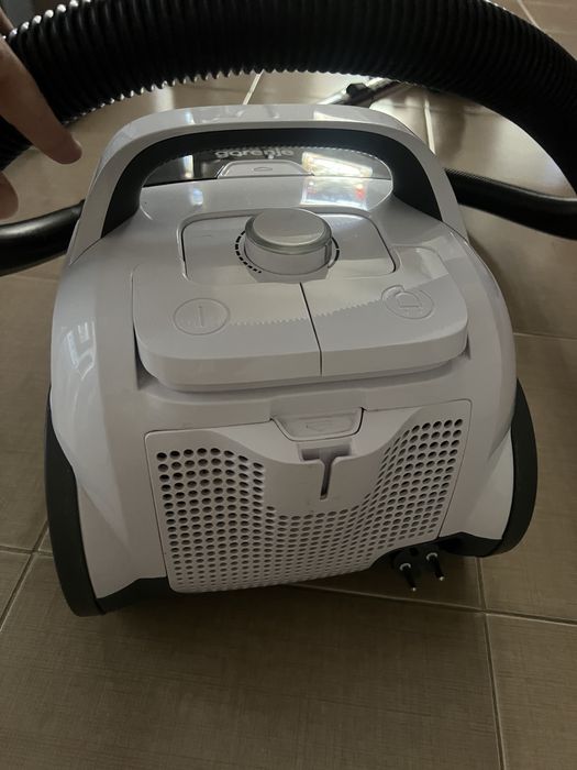 Vand aspirator aproape nou l-am foslost de vreo 3 ori! Merge impecabil
