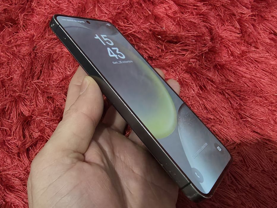 -Samsung S24, Grey, 128Gb, 8Ram, doar telefonul, semne accentuate de u