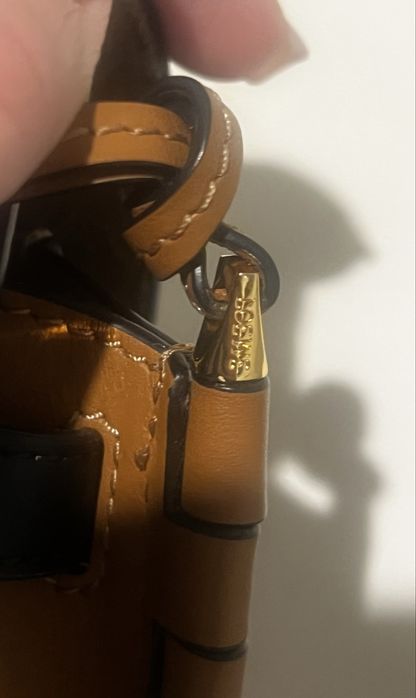 Loewe чанта, естествена кожа