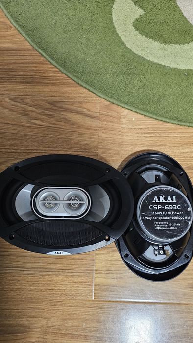 Vând boxe auto negociabil