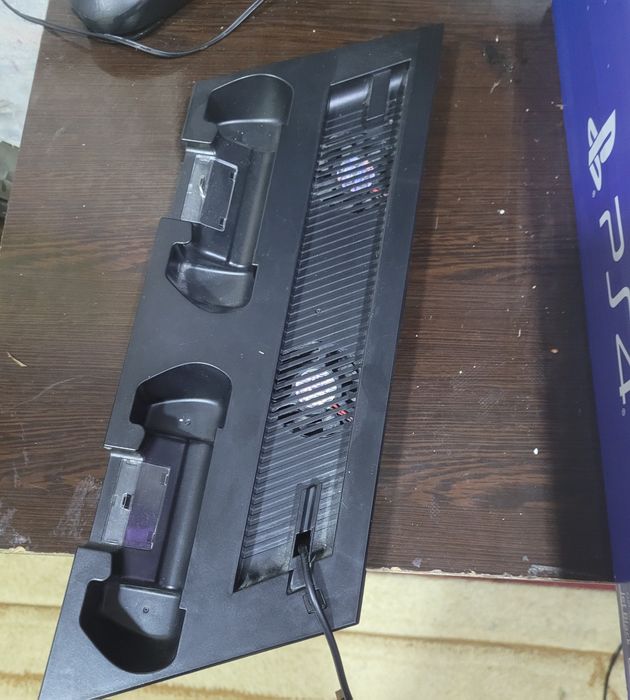 Срочно Playstation 4 slim 500 gb