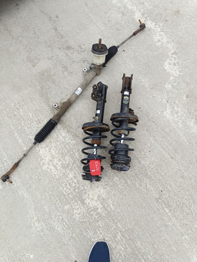 Vând caseta clio 3 și set amortizoare