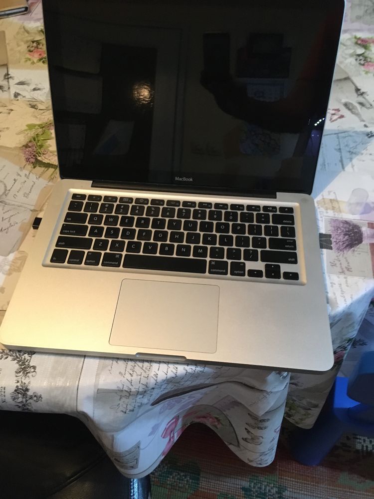 Продавам Apple macbook pro A1278 (Late 2008)