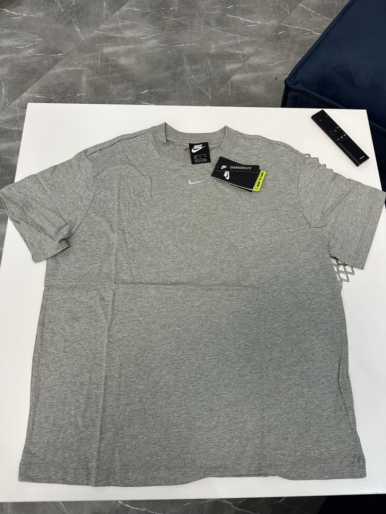 Tricouri nike originale regular fit S, M