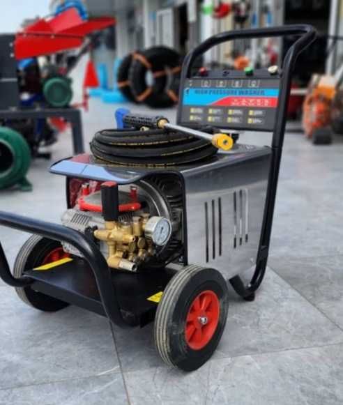 Моечный аппарат высокого давления Карчер 220V