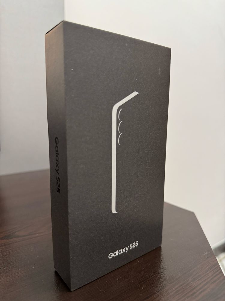 Samsung Galaxy S25 Navy 12GB/128 GB*Нов Неразопакован*