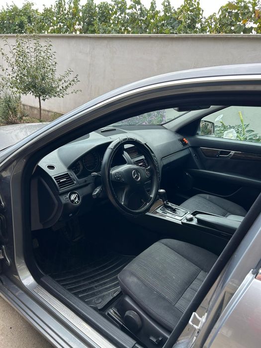 Vând Mercedes C class w204