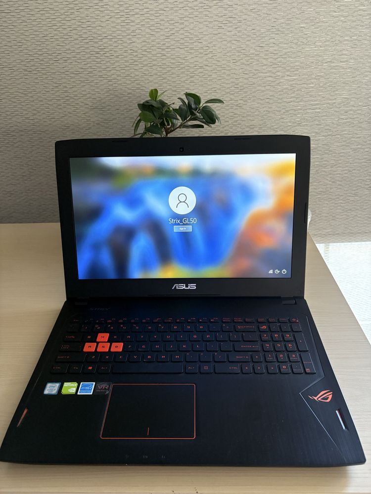 Asus rog strix GL502V геймерски лаптоп