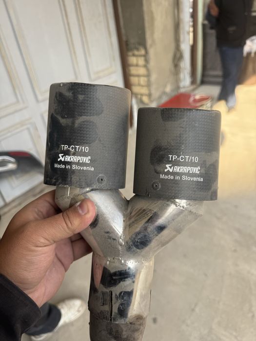 Glushitel nasadka akrapovic arginal karbon