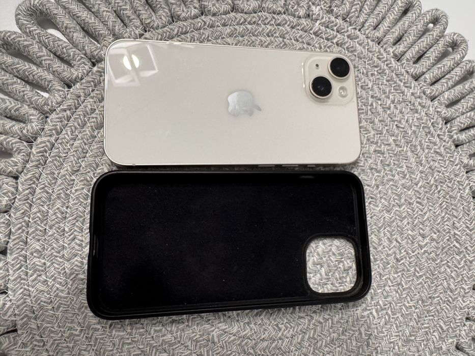 Iphone 14 white.