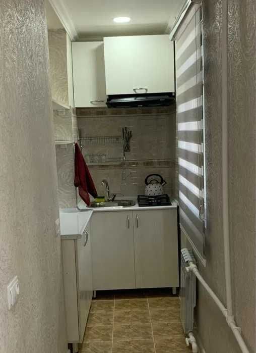 метро ХАМЗА Чиланзар - 1 кв-л 1/3/5 балкон 1.5х6