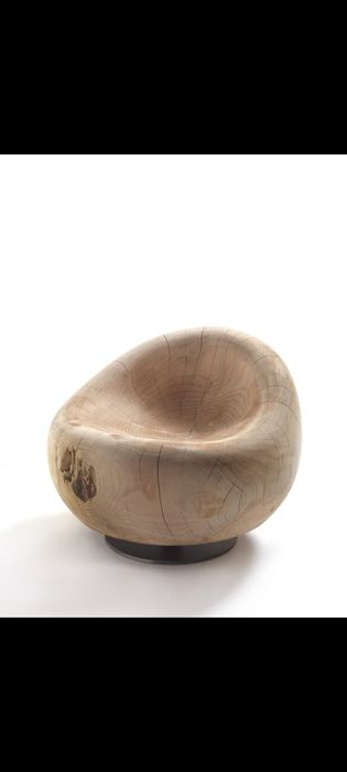 Obiecte din lemn masiv – scaune, tabureți și piese de decor unicat