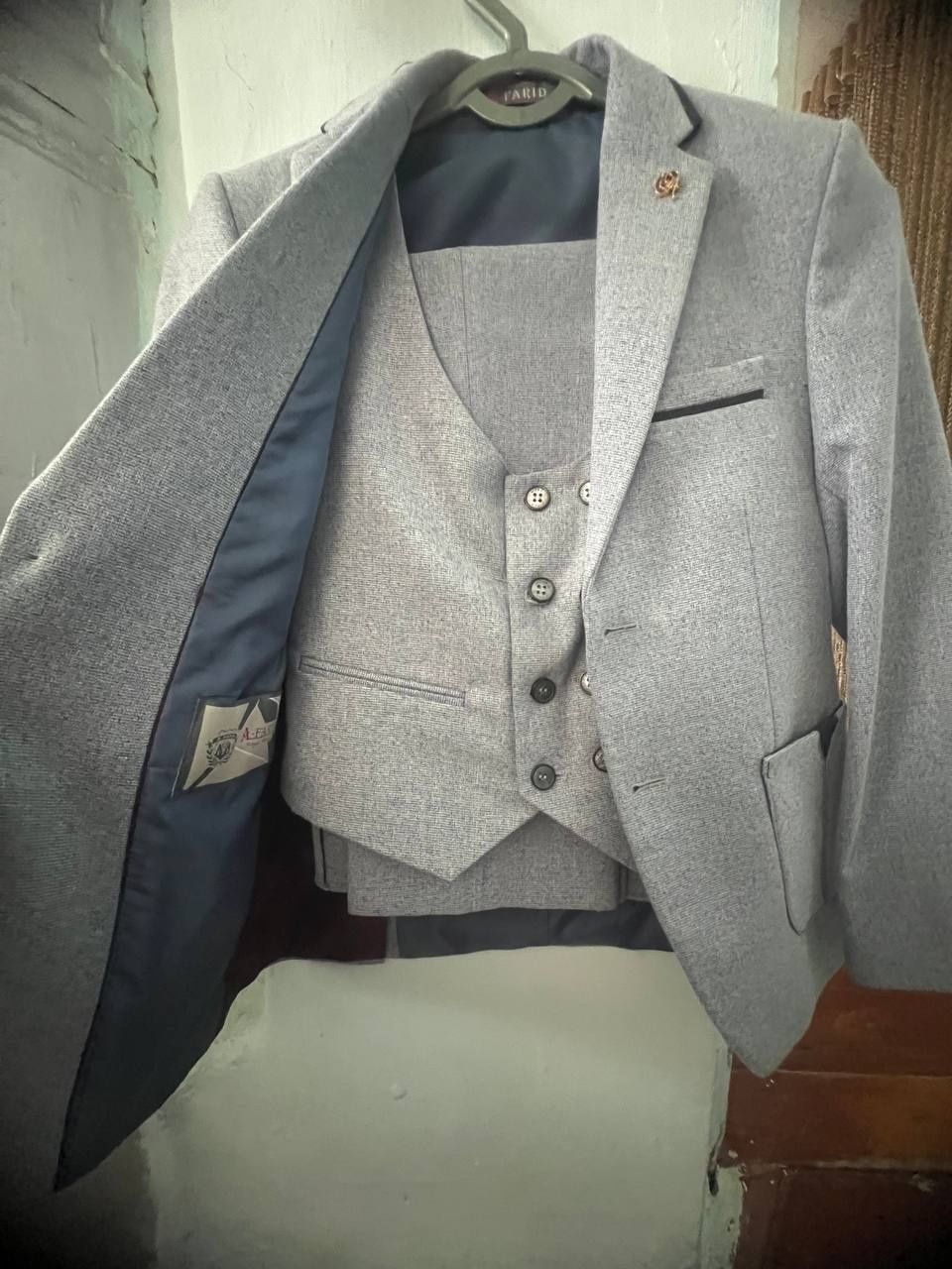 Kastyum shim razmer 40