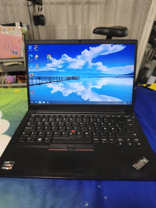 Laptop gaming Lenovo cu AMD Ryzen Ram 8Gb ddr4 video 4Gb ssd GTA FORTN