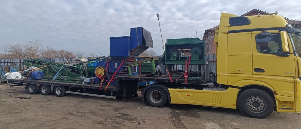 Transport utilaje  Platforma Trailer