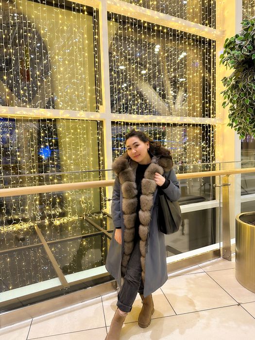 Продаю теплую и удобную парку, 2 раза одевала