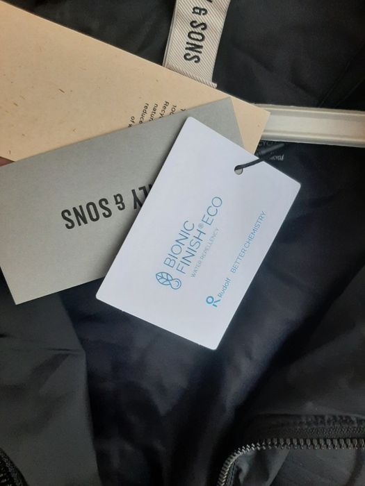 Ново черно мъжко яке размер М.