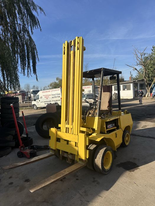 Stivuitor diesel ridica 5.5 metri motostivuitor greutate 7 tone