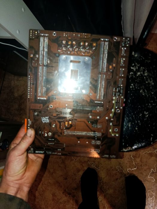 Продам материнскую плату x99