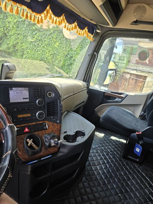 Vând Mercedes actros mp4 1845 e 6 standard!!!
