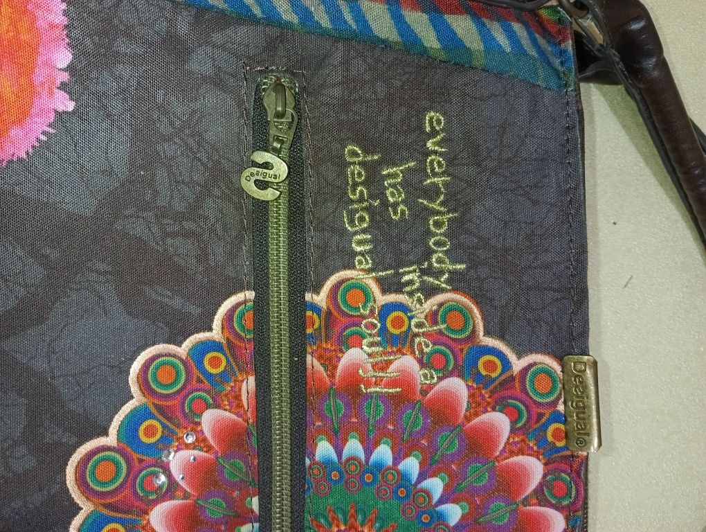 Desigual чанта - 29 лв
