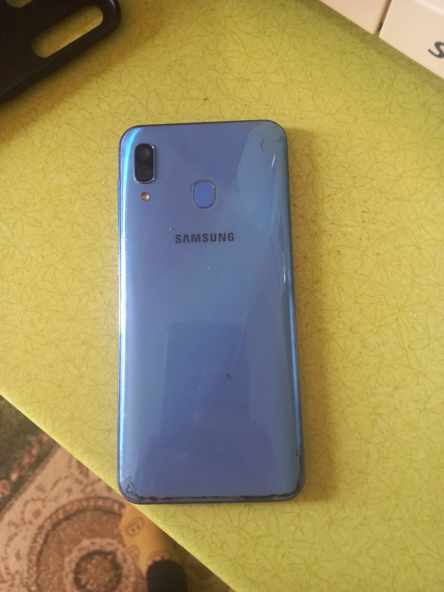 Продам Samsung a30
