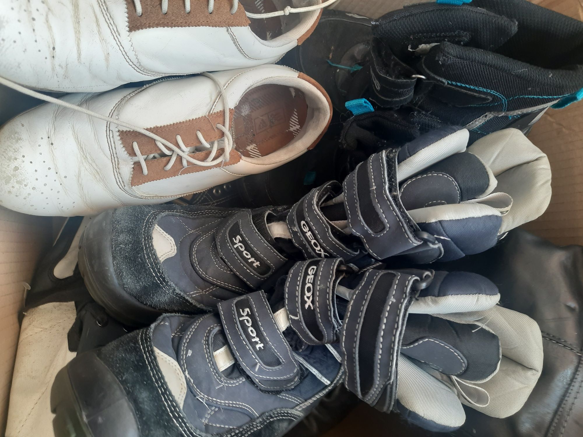 Lichidare stoc încălțăminte :cizme piele,ghete,tenisi, toatā cutia 200