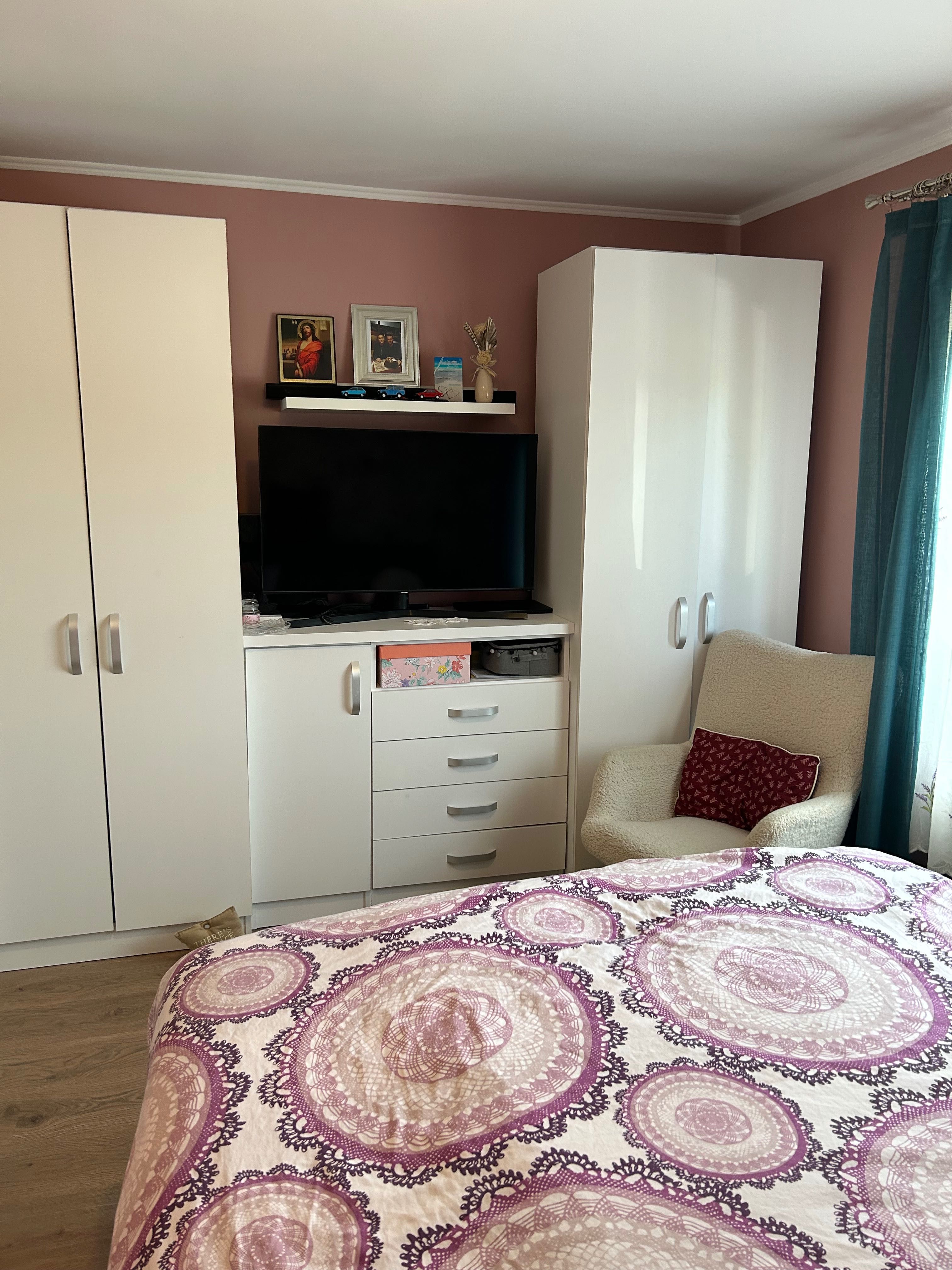 Vand apartament cu 2 camere etajul 1