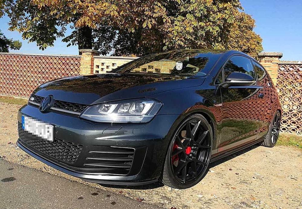 Ornamente SRS-Tec pentru bara fata  VW Golf 7  GTI / GTD