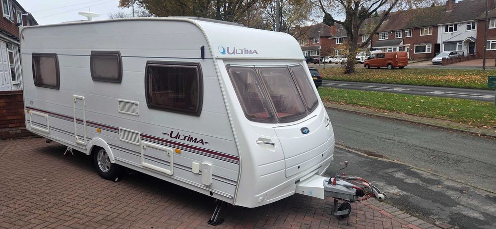 Kаравана Lunar Ultima, 4 местна