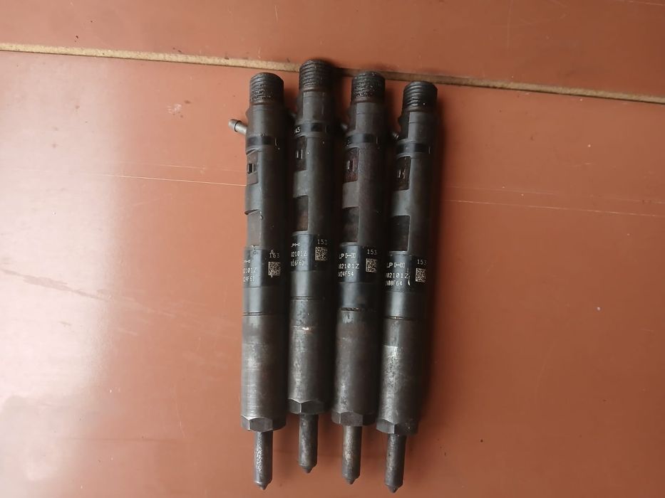 Injectoare Renault megan 2 1.5 dci