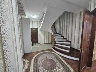 Продам 6 комнатную квартиру 216м2 Дуплекс ор-р Алайский базар (537)