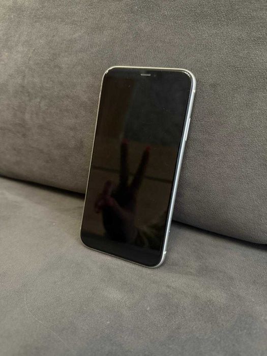 Айфон 11 в отличном состоянии с эмиратов