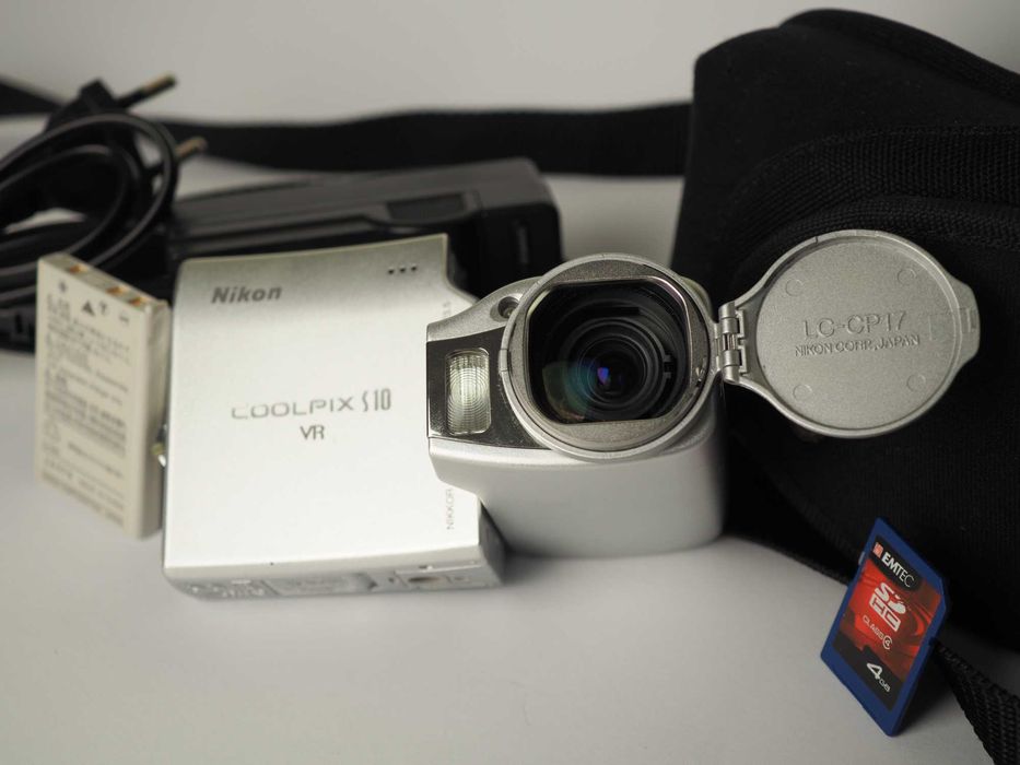 Nikon Coolpix S10 VR фотоапарат, въртящ се, 6 Mpix CCD сензор, работещ