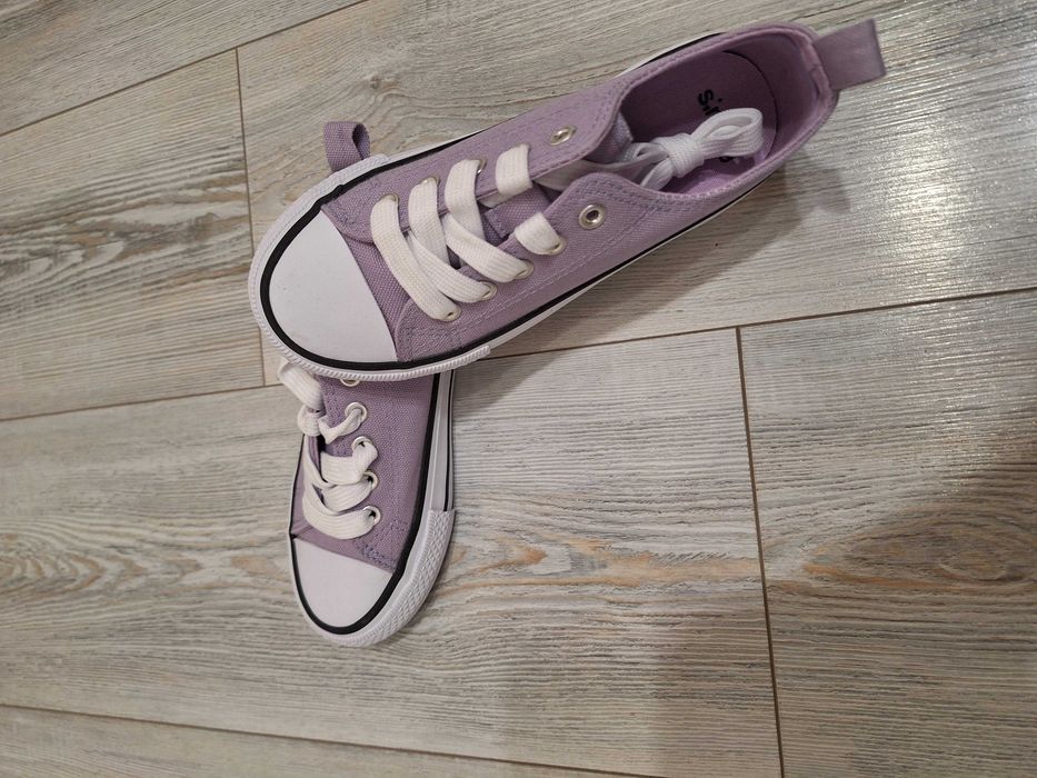 Лот обувки за момиче