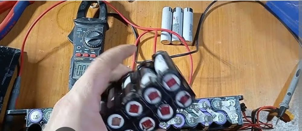 Reparații Baterii Acumulatori.