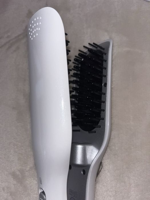 Perie de indreptat parul cu aburi Silk’n