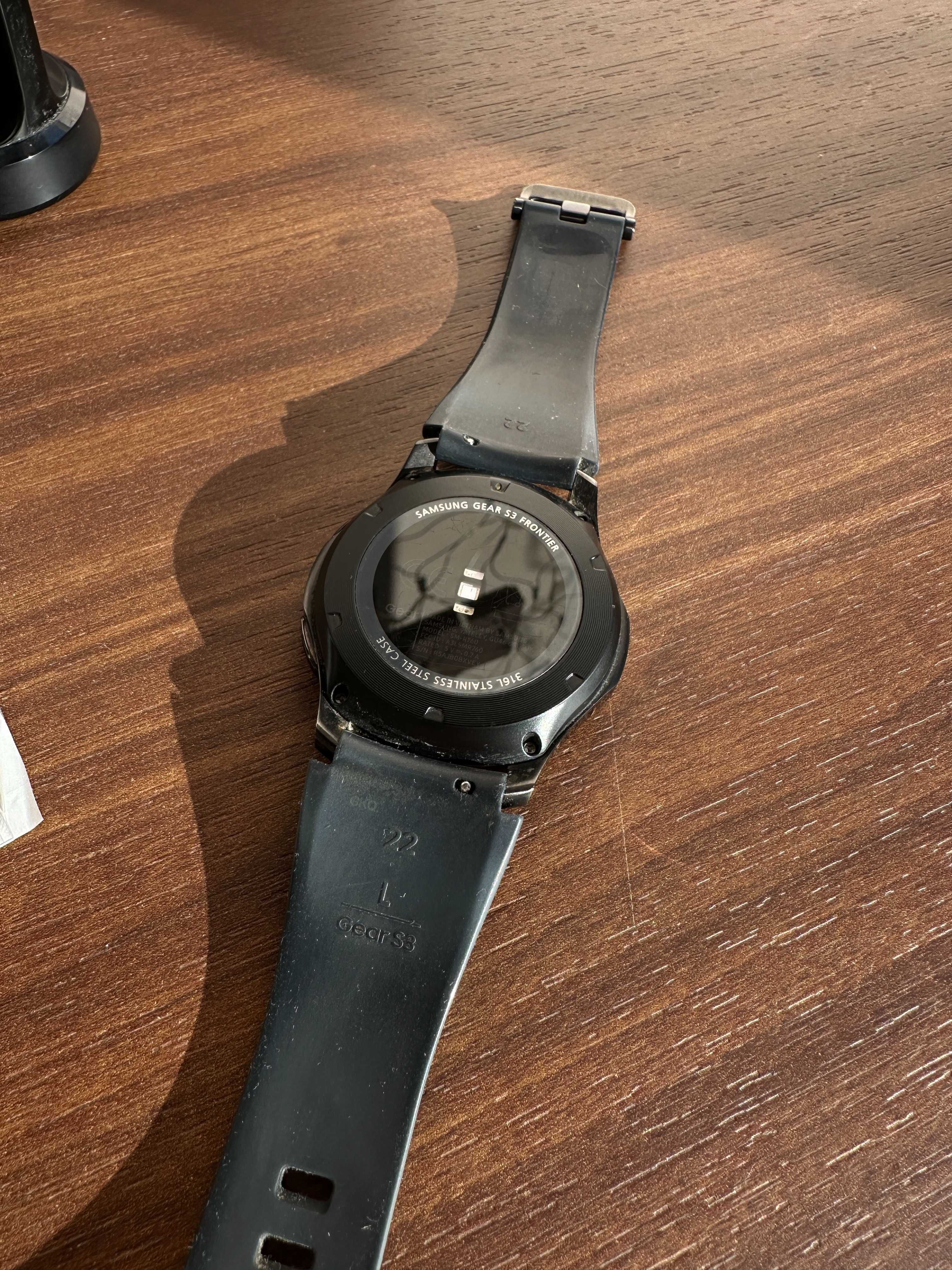Smart часовник, Samsung Galaxy Gear S3 Frontier