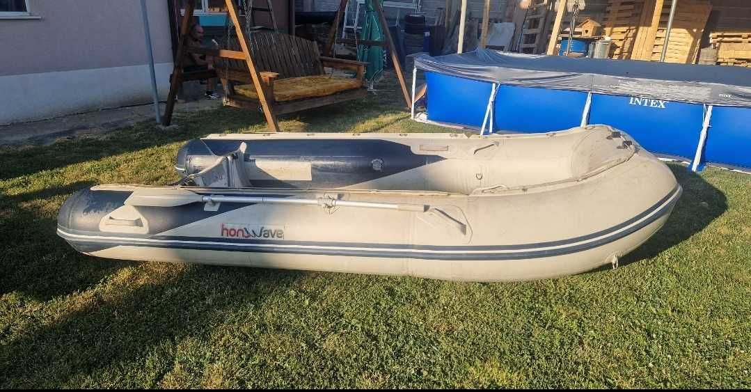 Продавам надуваема лодка Honda Honwave T35-AE / T40-AE