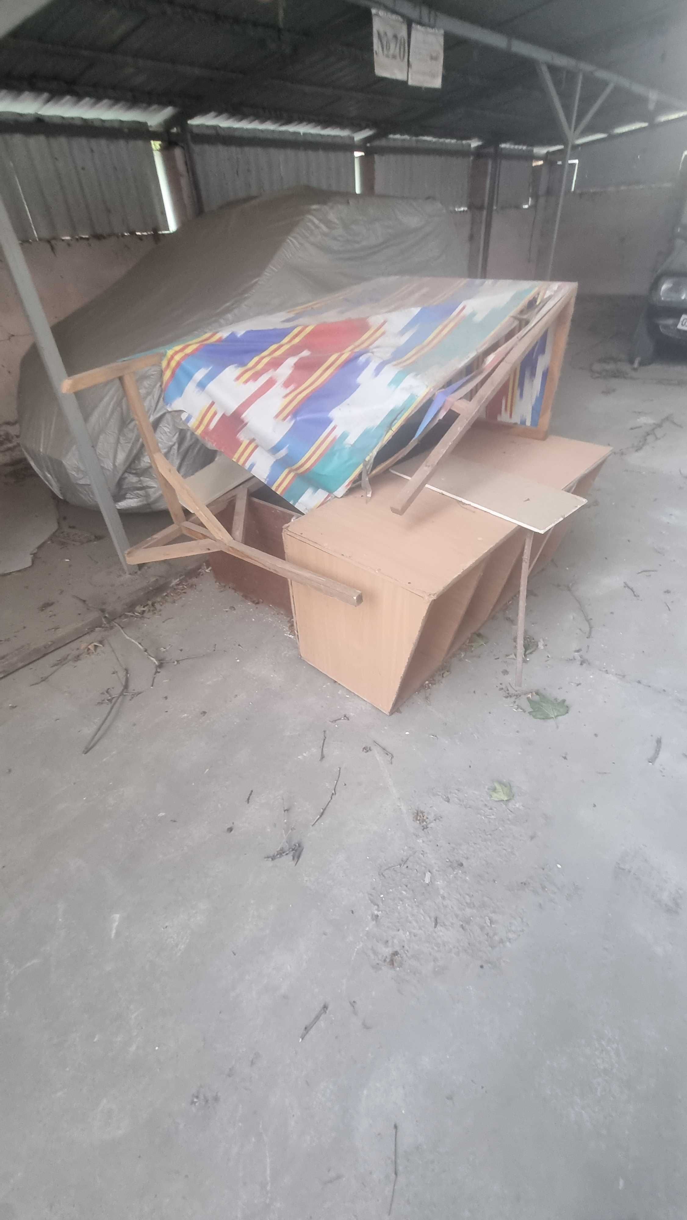 Tekin yogoch stol Polka bor