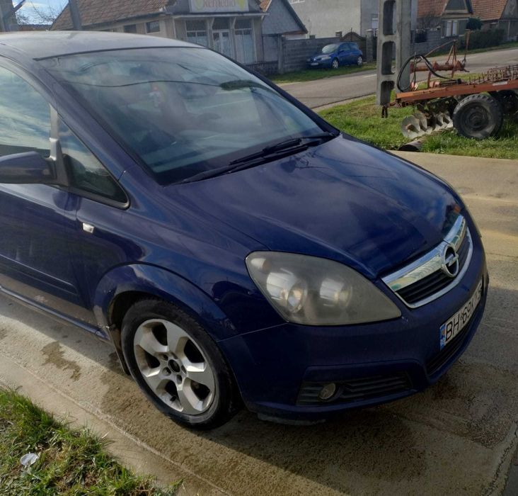 Vând Opel Zafira 1,9 CDTI an 2005