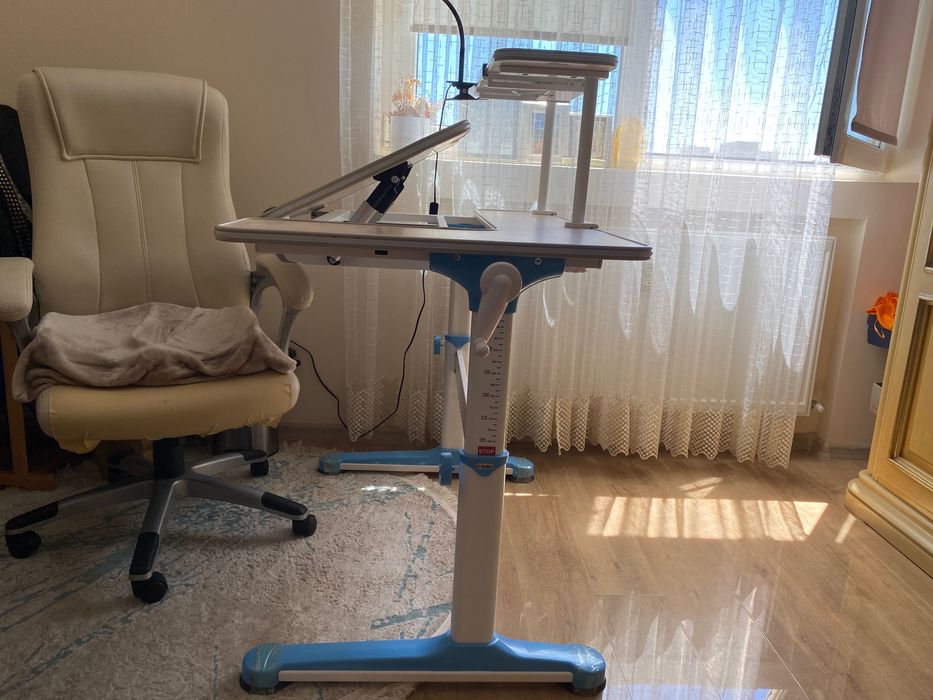 Birou ergonomic modern cu planseu rabatabil