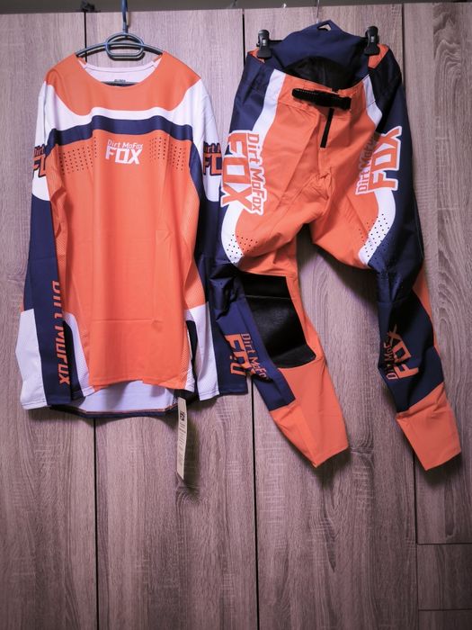 Мото екипи Fox и Mendlor