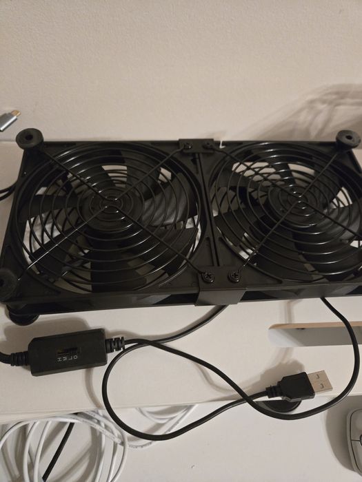 Ventilator cooler USB ELUTENG 140 mm, 5V, 3 viteze, pentru PS, laptop