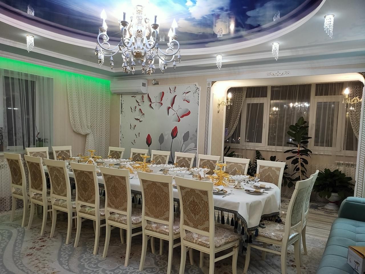 Продам стол раздвижной в гостинную