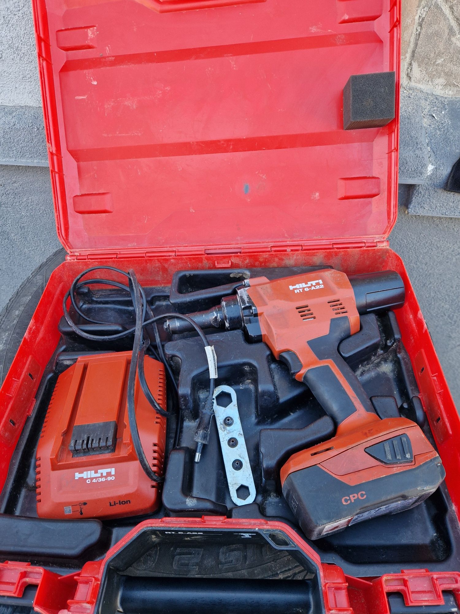 Акумулаторна нитачка HILTI